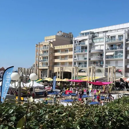 Les Marines - Face Mae-9681 * Pornichet